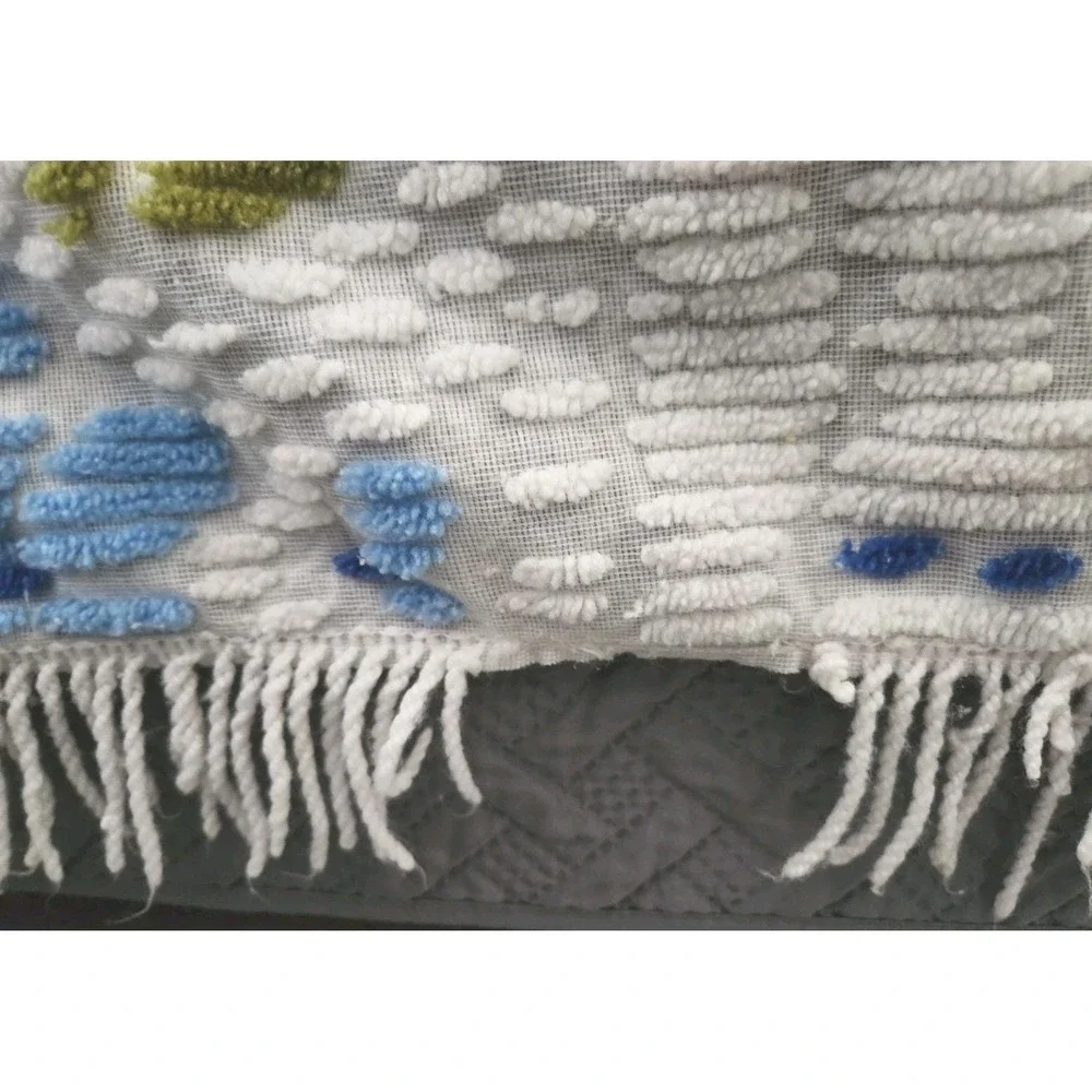 Vintage Chenille Tufted Floral Daisy Queen Bedspread Flowers White Blue Georgian